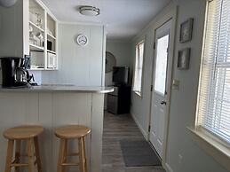 Moontide Motel Cabins & Apartments