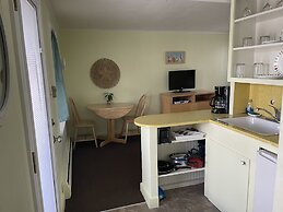 Moontide Motel Cabins & Apartments