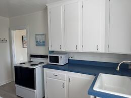 Moontide Motel Cabins & Apartments