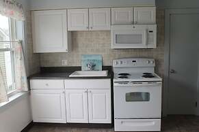 Moontide Motel Cabins & Apartments