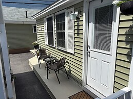 Moontide Motel Cabins & Apartments
