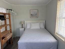 Moontide Motel Cabins & Apartments