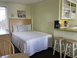 Moontide Motel Cabins & Apartments