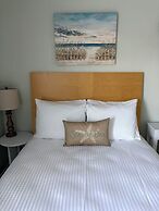 Moontide Motel Cabins & Apartments