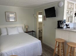 Moontide Motel Cabins & Apartments