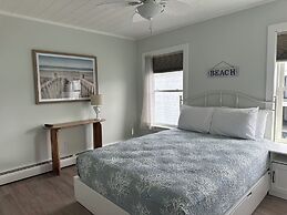 Moontide Motel Cabins & Apartments