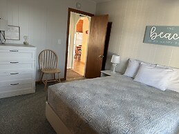 Moontide Motel Cabins & Apartments