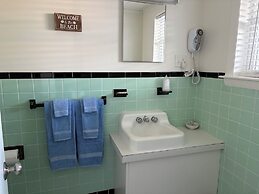 Moontide Motel Cabins & Apartments