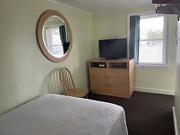 Moontide Motel Cabins & Apartments