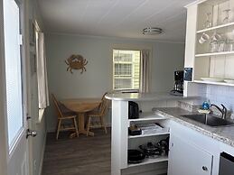 Moontide Motel Cabins & Apartments