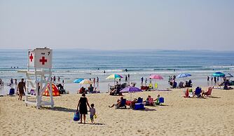 Moontide Motel Cabins & Apartments