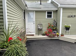 Moontide Motel Cabins & Apartments