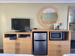 Moontide Motel Cabins & Apartments