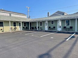Moontide Motel Cabins & Apartments