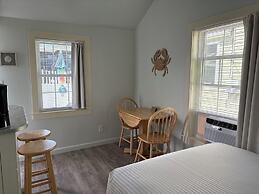 Moontide Motel Cabins & Apartments