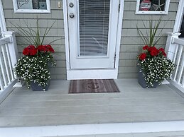 Moontide Motel Cabins & Apartments