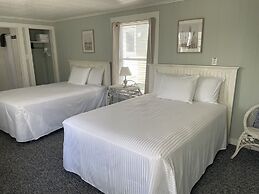 Moontide Motel Cabins & Apartments