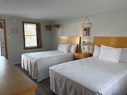 Moontide Motel Cabins & Apartments