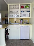 Moontide Motel Cabins & Apartments