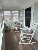 Moontide Motel Cabins & Apartments