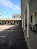 Moontide Motel Cabins & Apartments