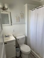 Moontide Motel Cabins & Apartments