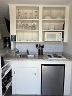 Moontide Motel Cabins & Apartments