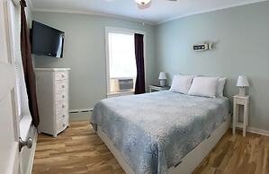 Moontide Motel Cabins & Apartments