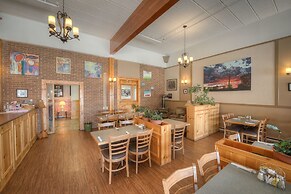 Claymore inn & Suites