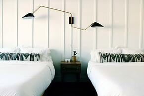 The Amigo Motor Lodge