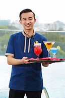 Central Palace Hotel