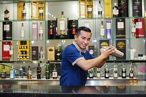 Central Palace Hotel