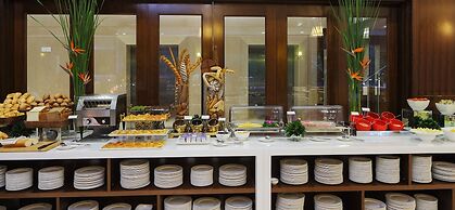 Central Palace Hotel