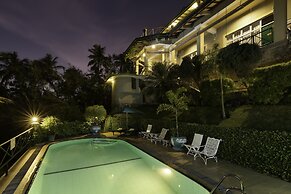 The Albatross, Kandy