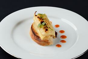 The Albatross, Kandy