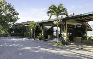 The Albatross, Kandy