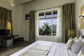 The Albatross, Kandy