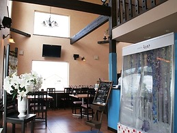 Petit Hotel Blanc Fleur