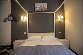 Manì Rooms