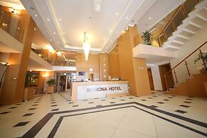 Momona Hotel