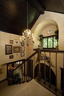 The Roost Bed and Breakfast
