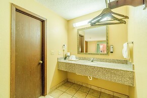 Crown Inn By OYO Denver Tx