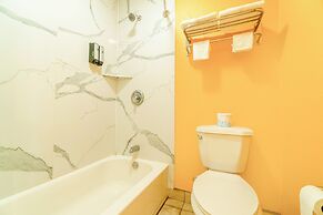 Crown Inn By OYO Denver Tx