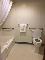 Clarion Hometown Inn