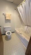 Clarion Hometown Inn