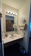 Clarion Hometown Inn