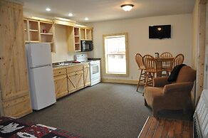 Chinook Cabins & RV Park