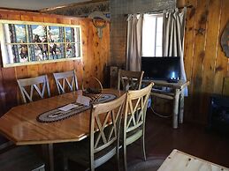 Chinook Cabins & RV Park