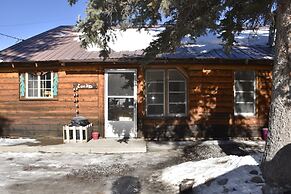 Chinook Cabins & RV Park