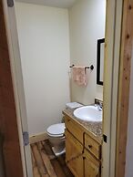 Chinook Cabins & RV Park